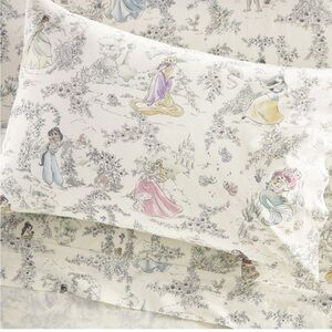 ISO!!!!! Disney Princess Sheet Set  - Cream and Pastel